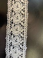 1 yard of white scalloped rose floral Venice lace trim 2"